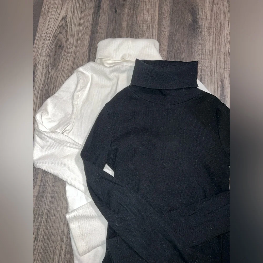 Elegant Black and White Turtleneck Tops - Picture 4 of 4